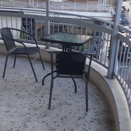 Central Apartments Eretria 外观 照片