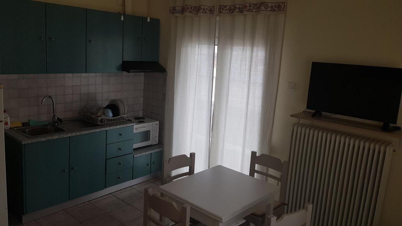 Central Apartments Eretria 外观 照片