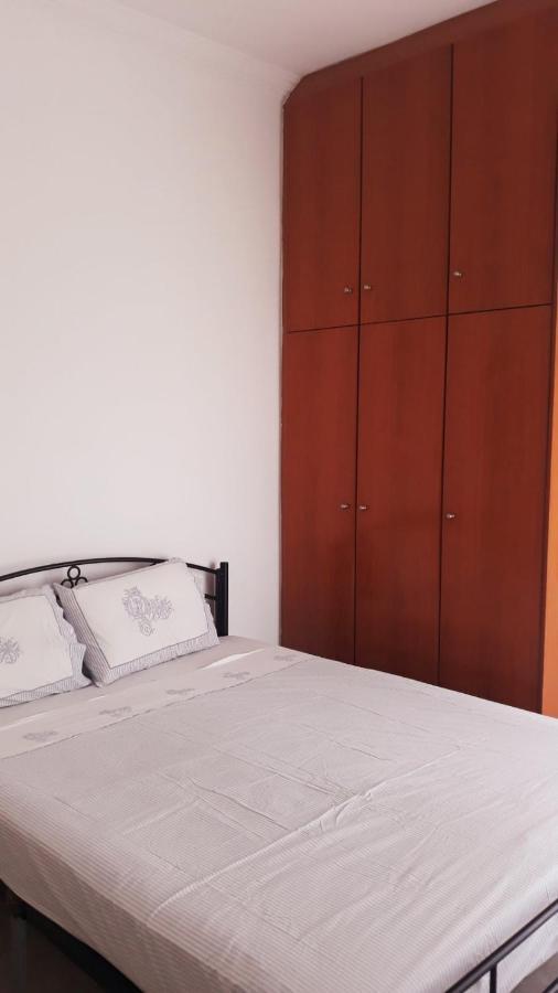 Central Apartments Eretria 外观 照片