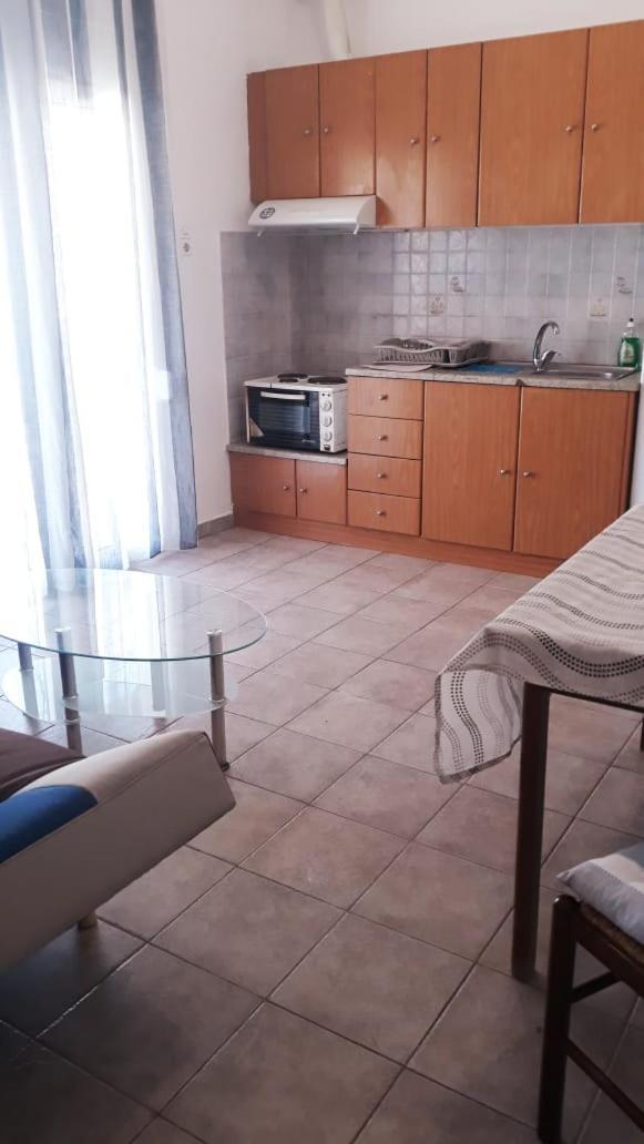 Central Apartments Eretria 外观 照片