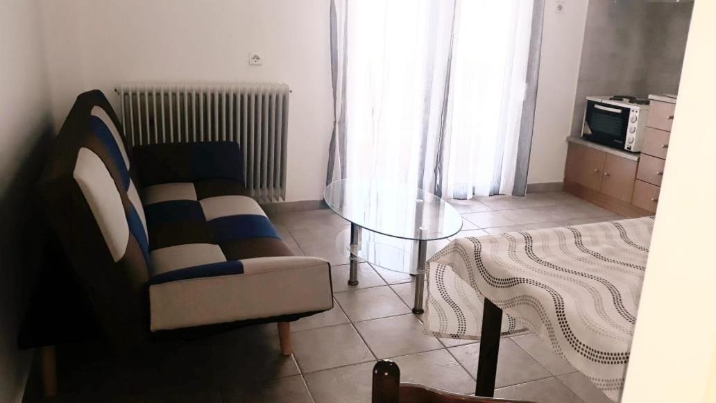 Central Apartments Eretria 外观 照片