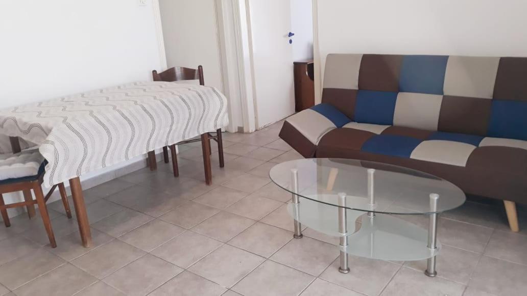 Central Apartments Eretria 外观 照片